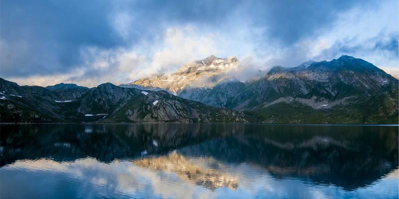 VIP秀365家庭娱乐场景拓展：大屏TV端体验优化与主播互动新机遇