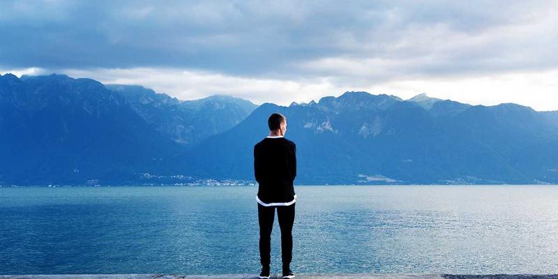 VIP秀365技术架构深度解析：高并发直播场景下如何保障稳定性与流畅性